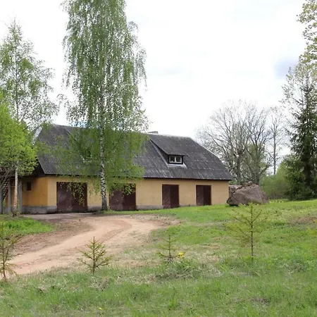 Hommik House *